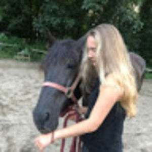 Meet your Posher, Sera